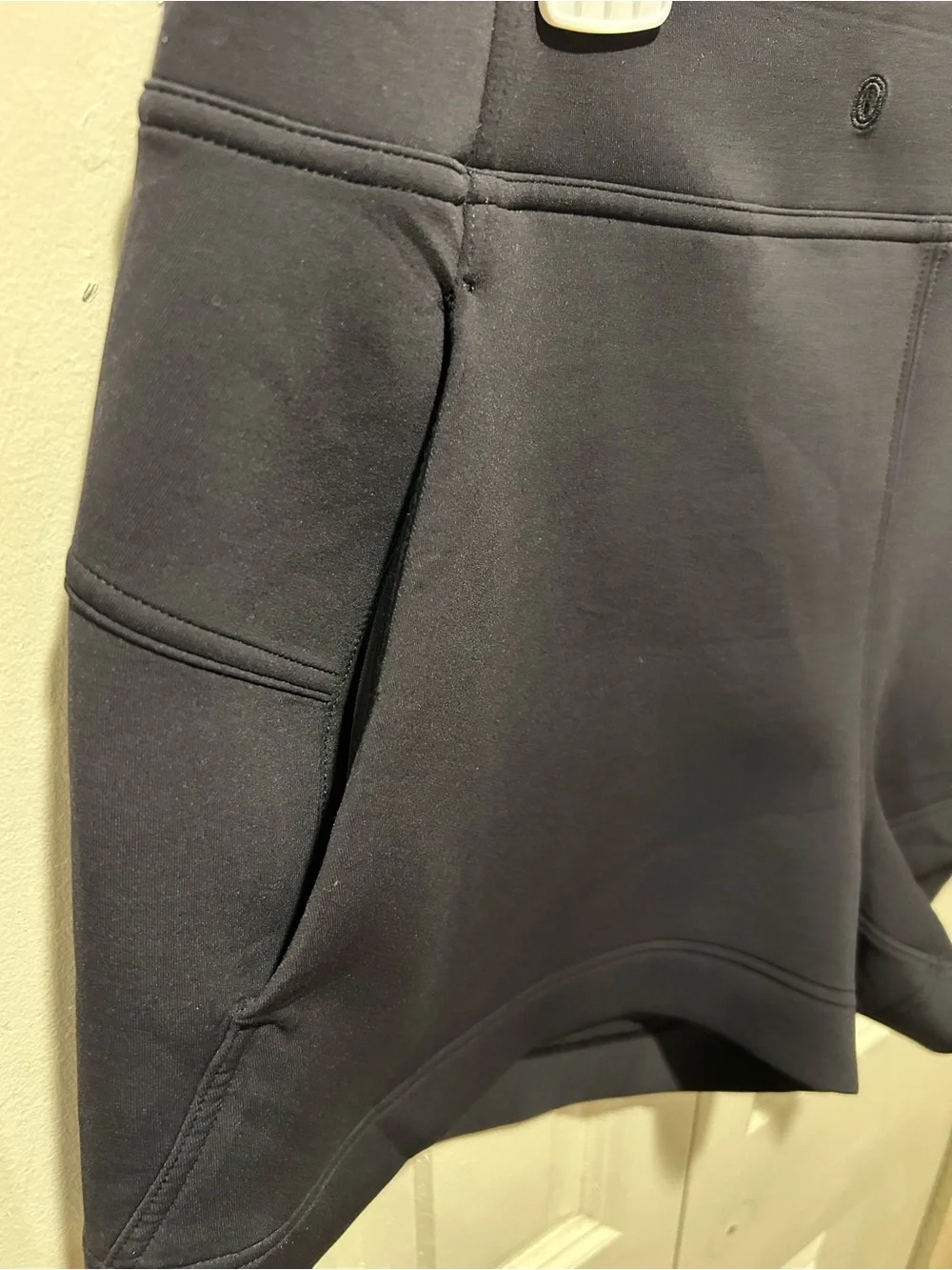 Lululemon In Form Shorts Black , size 12